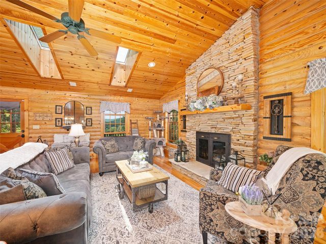 357 Rosewood Lane, Burnsville, NC 28714