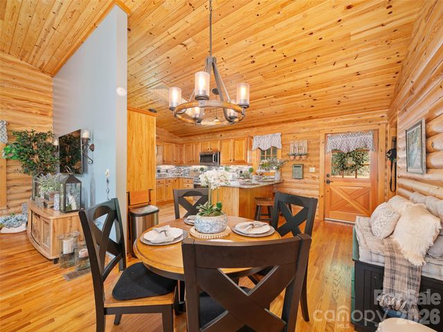357 Rosewood Lane, Burnsville, NC 28714