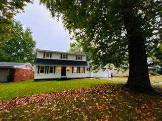 506 North Lone Pine Avenue, Springfield, MO 65802