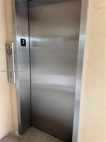 100 SE 6th Ave 207, Pompano Beach, FL 33060
