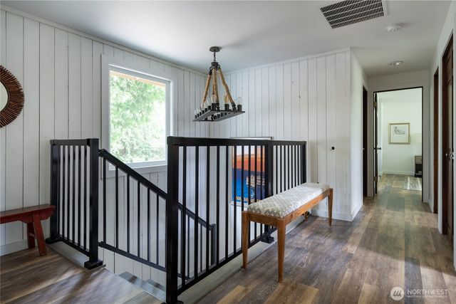 15104 Sunrise Drive NE, Bainbridge Island, WA 98110