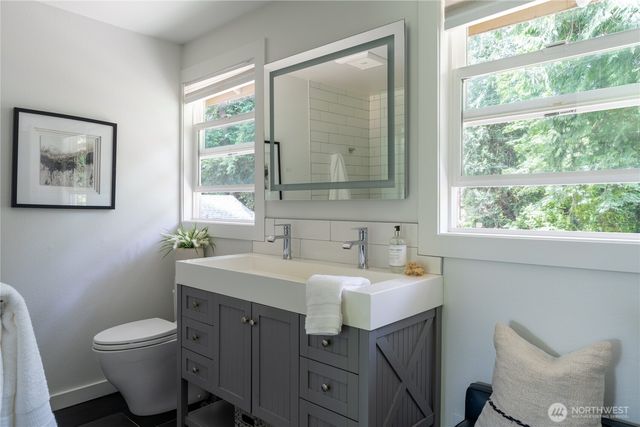 15104 Sunrise Drive NE, Bainbridge Island, WA 98110