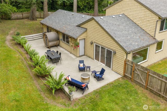 15104 Sunrise Drive NE, Bainbridge Island, WA 98110