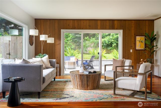 15104 Sunrise Drive NE, Bainbridge Island, WA 98110