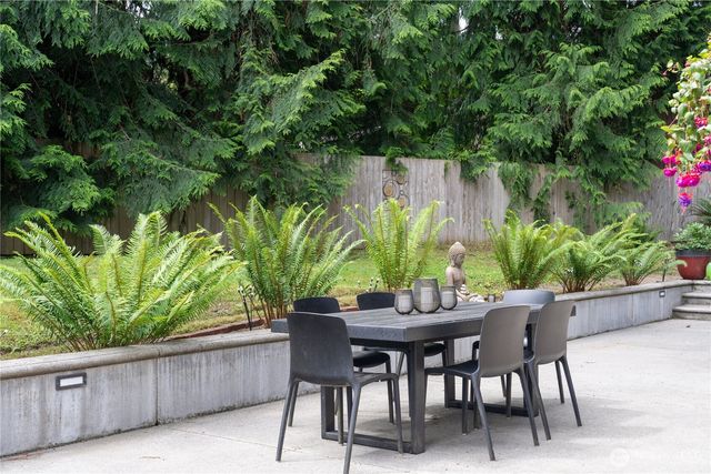 15104 Sunrise Drive NE, Bainbridge Island, WA 98110