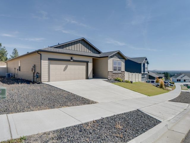 8207 S Avery Rd, Cheney, WA 99004