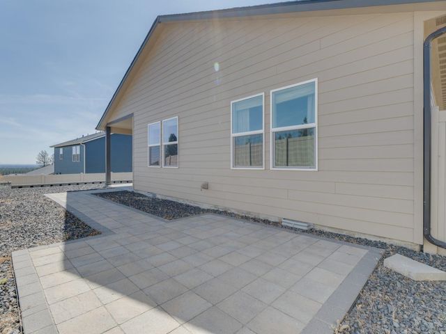 8207 S Avery Rd, Cheney, WA 99004