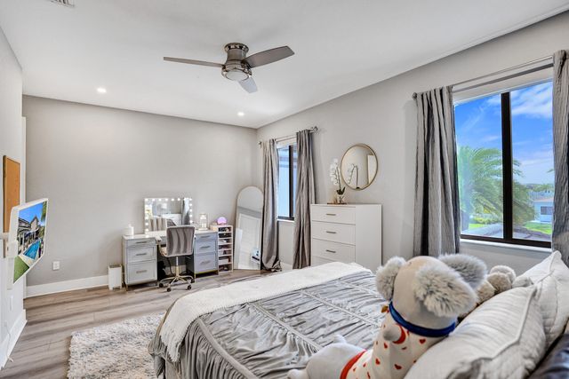 10514 N Lago Vista Circle, Parkland, FL 33076