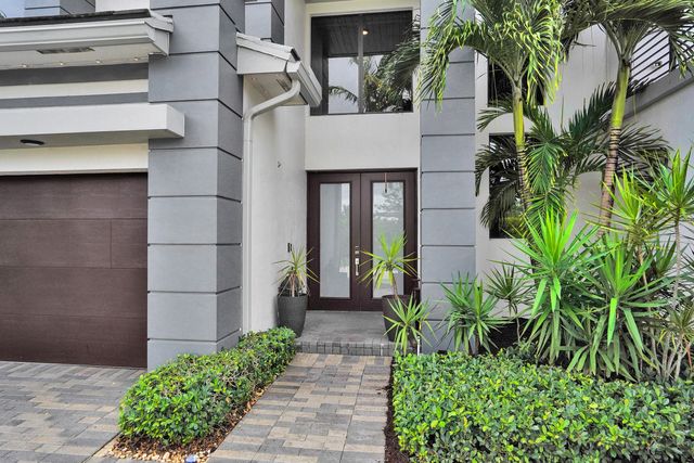 10514 N Lago Vista Circle, Parkland, FL 33076