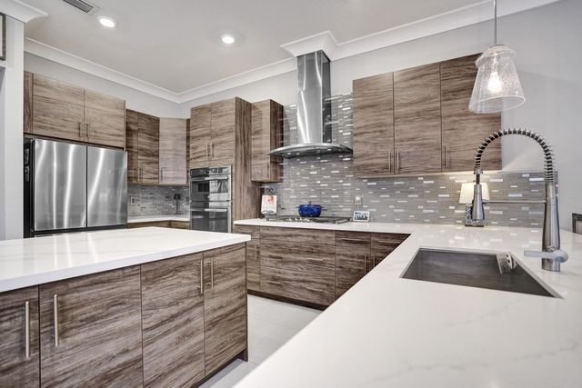 10514 N Lago Vista Circle, Parkland, FL 33076