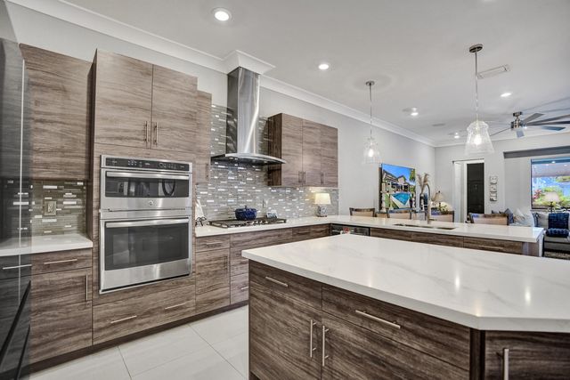 10514 N Lago Vista Circle, Parkland, FL 33076