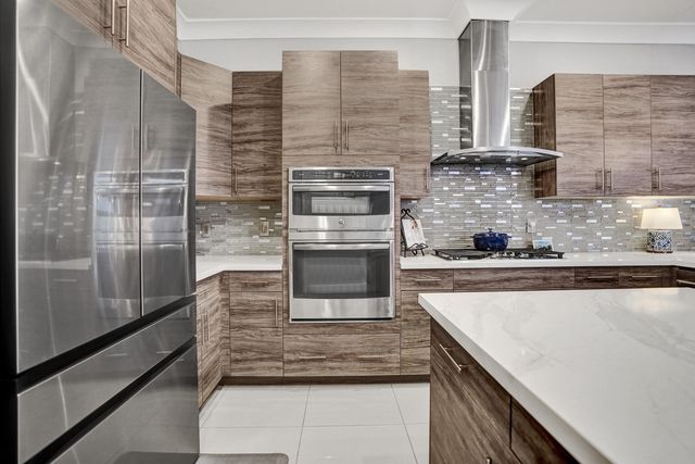 10514 N Lago Vista Circle, Parkland, FL 33076