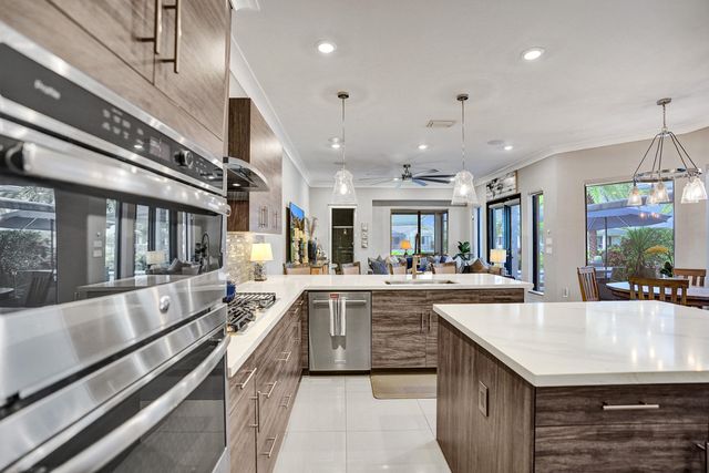 10514 N Lago Vista Circle, Parkland, FL 33076