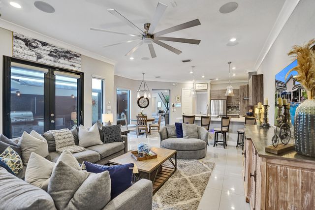 10514 N Lago Vista Circle, Parkland, FL 33076