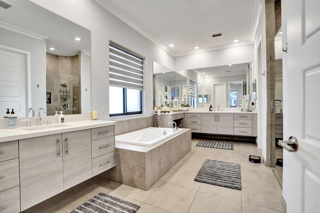 10514 N Lago Vista Circle, Parkland, FL 33076