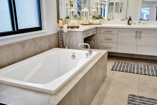 10514 N Lago Vista Circle, Parkland, FL 33076