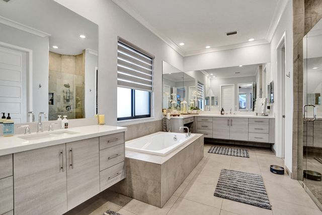 10514 N Lago Vista Circle, Parkland, FL 33076