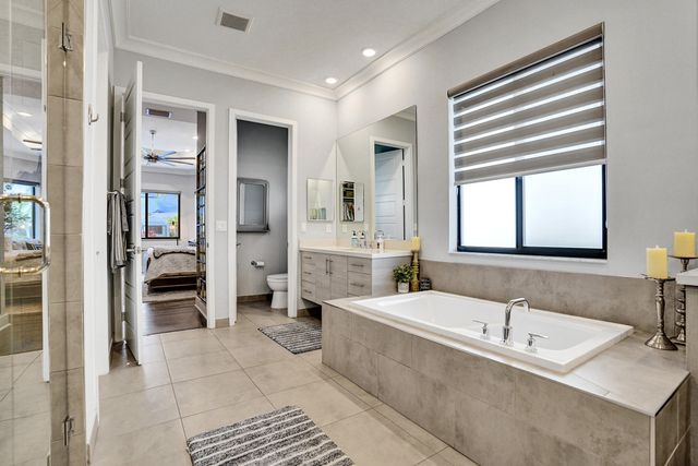 10514 N Lago Vista Circle, Parkland, FL 33076