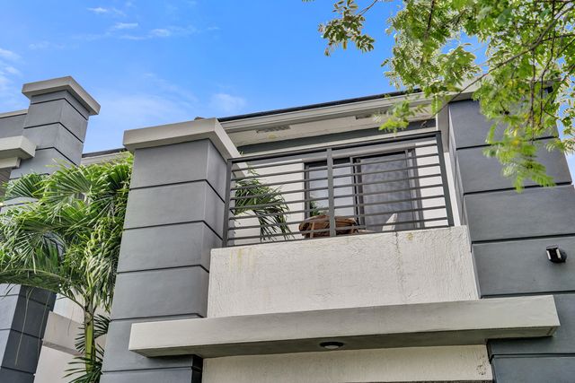 10514 N Lago Vista Circle, Parkland, FL 33076