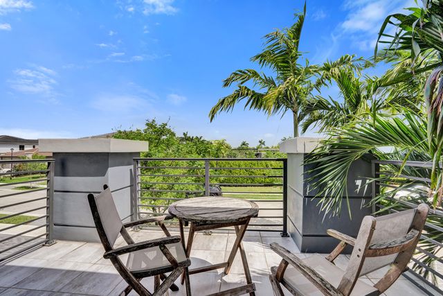 10514 N Lago Vista Circle, Parkland, FL 33076