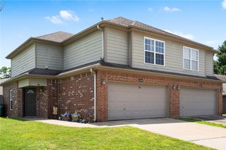 874 Oakwood Lane, Centerton, AR 72719