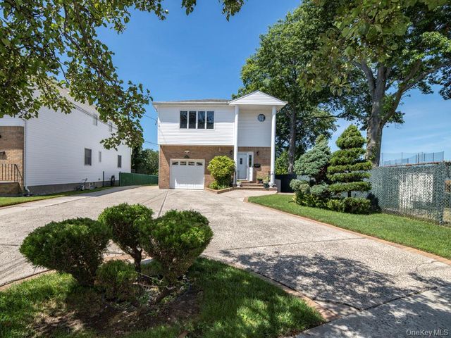 269 Marcus Avenue, Garden City Park, NY 11040