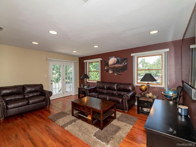 269 Marcus Avenue, Garden City Park, NY 11040