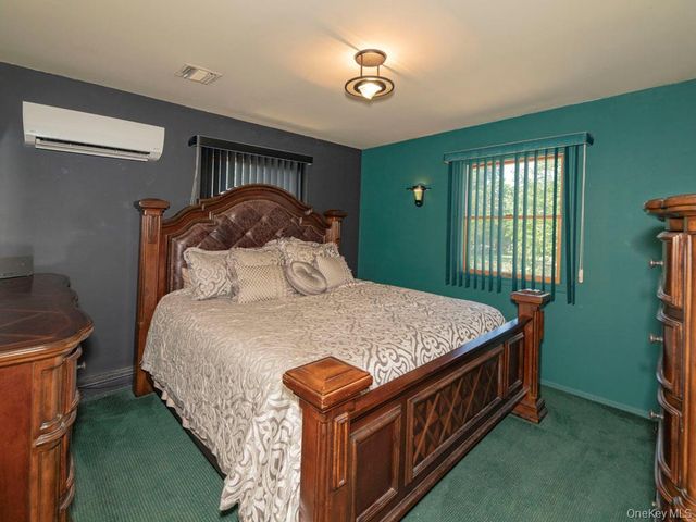 269 Marcus Avenue, Garden City Park, NY 11040
