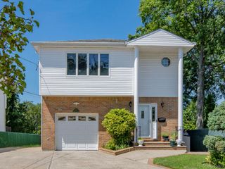 269 Marcus Avenue, Garden City Park, NY 11040