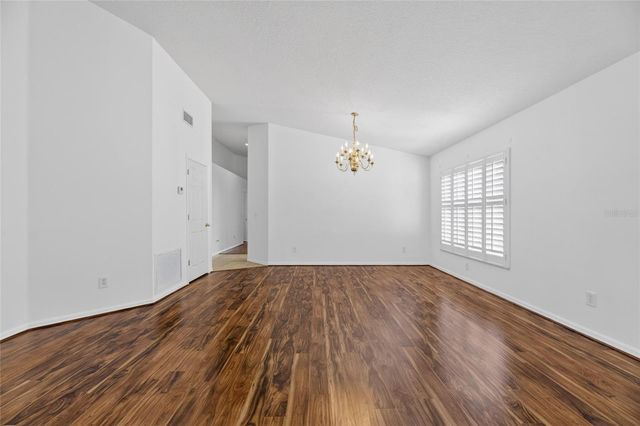 4715 PRESTON WOODS DRIVE, Valrico, FL 33596