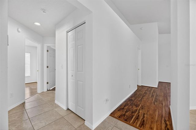 4715 PRESTON WOODS DRIVE, Valrico, FL 33596