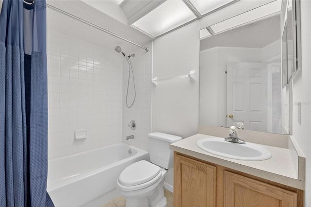 4715 PRESTON WOODS DRIVE, Valrico, FL 33596