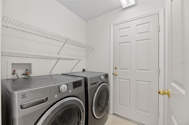 4715 PRESTON WOODS DRIVE, Valrico, FL 33596