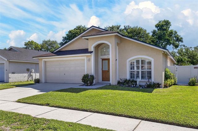 4715 PRESTON WOODS DRIVE, Valrico, FL 33596