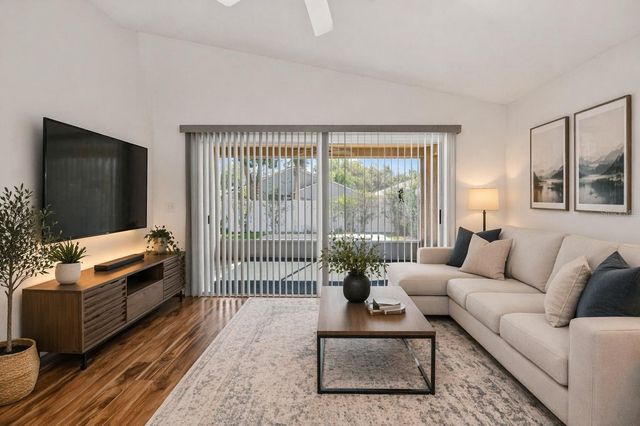 4715 PRESTON WOODS DRIVE, Valrico, FL 33596