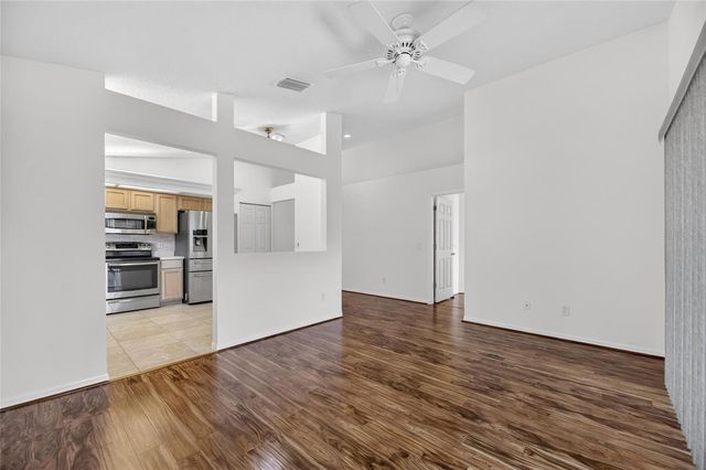 4715 PRESTON WOODS DRIVE, Valrico, FL 33596