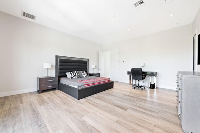 1100 SE 5th Court, Deerfield Beach, FL 33441