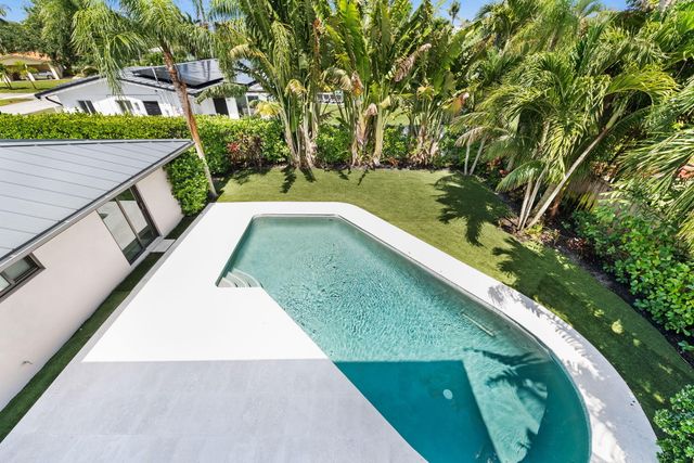 1100 SE 5th Court, Deerfield Beach, FL 33441