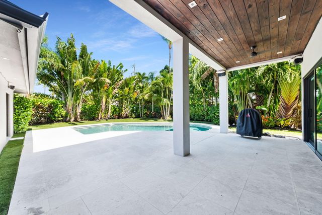1100 SE 5th Court, Deerfield Beach, FL 33441
