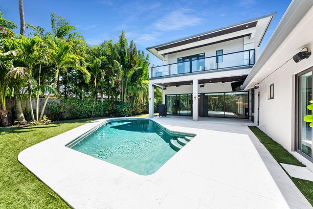 1100 SE 5th Court, Deerfield Beach, FL 33441
