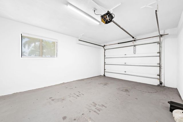 1100 SE 5th Court, Deerfield Beach, FL 33441