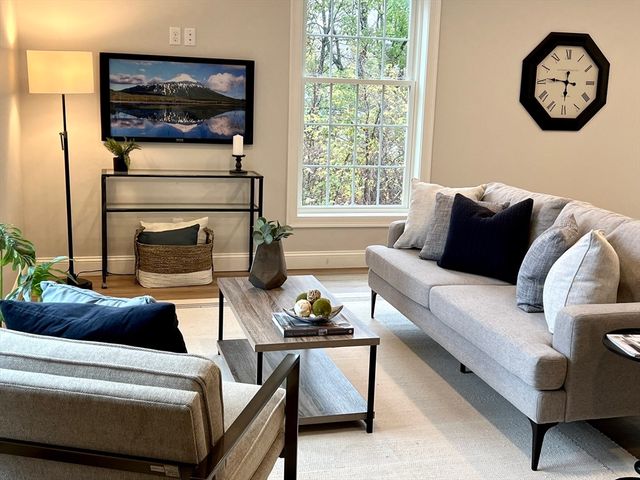 64 Holten 403, Danvers, MA 01923