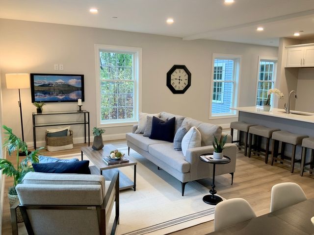 64 Holten 403, Danvers, MA 01923