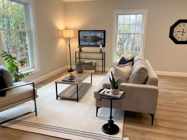 64 Holten 403, Danvers, MA 01923