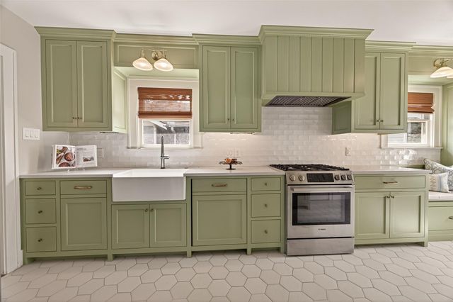 645 E 14th Street, Houston, TX 77008