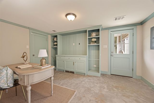 645 E 14th Street, Houston, TX 77008
