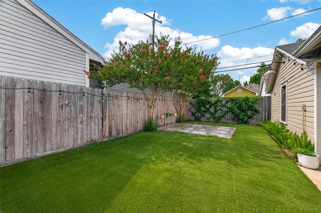 645 E 14th Street, Houston, TX 77008