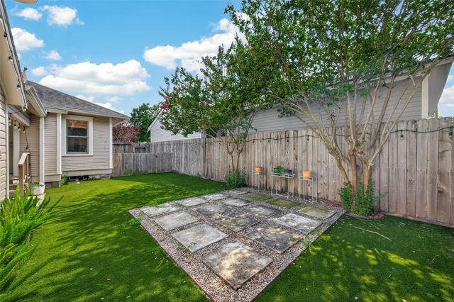 645 E 14th Street, Houston, TX 77008