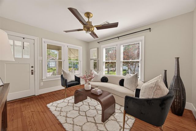 645 E 14th Street, Houston, TX 77008