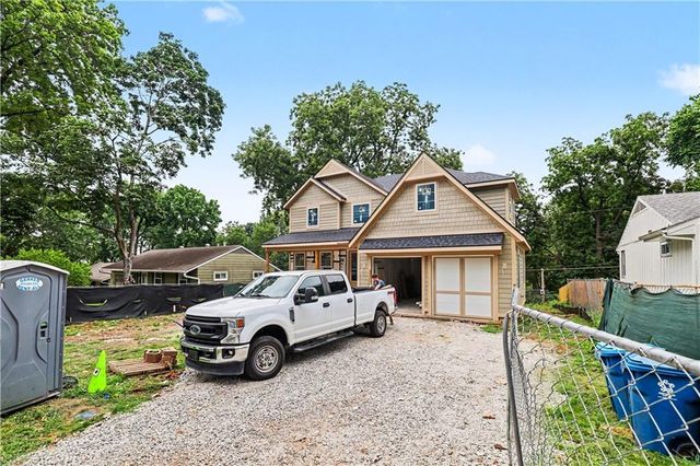 7805 Rosewood Drive, Prairie Village, KS 66208